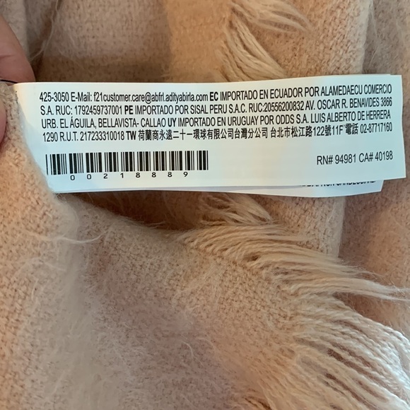 Soft pink blush fabric Forever 21 NWT extra large soft cozy one size fashion - Picture 8 of 12